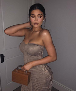 Instagram Age 16 Kylie Jenner: Kylie Jenner,  FASHION,  Hot Girls Instagram,  Stylevore,  Hot Instagram Models,  Vintage clothing,  luxury,  Instagram girls,  Vogue,  kylie jenner Outfits,  kylie jenner Photos,  kylie jenner Style,  Cute kylie jenner,  kylie jenner Instagram,  kyliejenner,  haileybaldwin,  arianagrande  