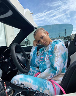 Cute Insta Wallpaper of Model Tammy Hembrow: Hot Instagram Models,  Hot Teen Pics,  Tammy Hembrow Instapics,  Hot Insta Models  