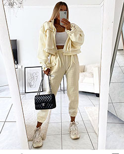 Casual Winter Outfits For Teenage Girl: Beautiful Girls,  winter outfits,  FASHION,  Outfit Ideas,  Fashion week,  Love,  White Outfit,  fashioninsta,  sunday,  grey,  Cool Fashion,  Cute Winter Outfits,  Winter Outfit Ideas,  Outfits For Teens  