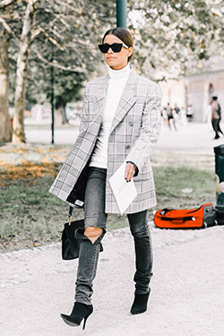 Jean Outfits That Will Still Be in Style in 20 Years: Casual Plaid Blazer Style,  Checkered Blazer Outfit,  Stylish Plaid Blazer Street Style,  Plaid Blazer Style,  Trendy Plaid Blazer  