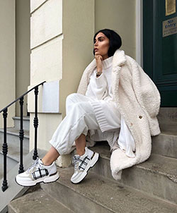 #outfit #fashion #fashioninsta #lovethisoutfit #moda #sunday #ootd #beautiful #t: Beautiful Girls,  winter outfits,  FASHION,  Outfit Ideas,  Fashion week,  Love,  White Outfit,  fashioninsta,  sunday,  grey,  Cool Fashion,  Cute Winter Outfits,  Winter Street Style,  Outfits For Winter,  Classy Winter Dresses  