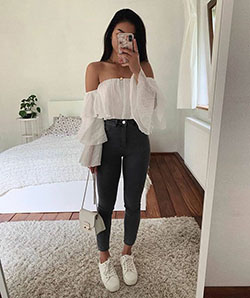 Cool Back To School Outfits For 2020, We Heart It, Grunge fashion: Lapel pin,  Grunge fashion,  Street Style,  Casual Outfits,  School Outfits 2020  