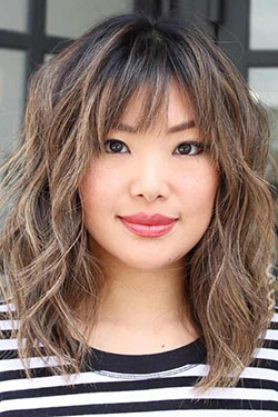 Stylish Hairstyle Easy For Adults: nice Shoulder Length Hairstyle,  Cute Shoulder Length Hairstyle,  Shoulder Length Hairstyle  