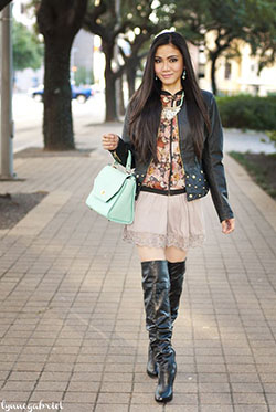 Fashionable Boots Ideas For Romantic Lunch Date: Trendy Boots Outfit,  Boot Outfits,  Cute Thigh High Boots,  Comfortable High Boots Outfit  