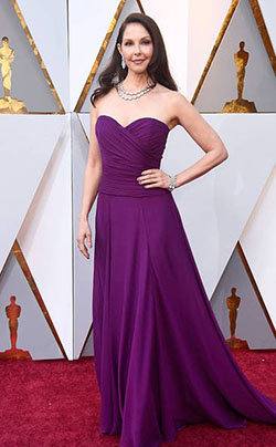 ASHLEY JUDD at the 2018 Oscars, Red Carpet Looks: Red Carpet Dresses,  Celebrity Fashion,  Celebrity Gowns,  Red Carpet Pictures,  Award Functions,  Oscars  