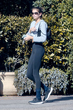 Kaia Gerber in Tights – Out in Malibu: Tights  