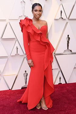 My article with affordable outfits inspired by 2019 Academy Awards red carpet outfits https://tinyurl.com/y29nclak Red Carpet Hollywood: Outfit Ideas,  celebrity pictures,  Red Carpet Pictures,  Beautiful Celebs Pics,  Red Carpet Dresses,  Award Functions,  Red Carpet Photos,  Hollywood  