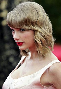 Red Lips | Taylor Swift Instagram: Instagram,  cute celebrity pics,  cute Taylor Swift,  Taylor Swift wallpapers,  Taylor Swift,  Taylor hottest moments,  Taylor Swift Instagram,  Lips  