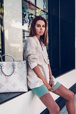 A splendid look lv onthego outfit, Louis Vuitton: summer outfits,  Louis Vuitton,  Street Style  