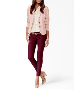Lovely Wine Colored Pants Smart Outfits For Ladies: Casual Outfits,  Classy Burgundy Pants Outfit,  Cute Burgundy Pants Outfit,  Maroon Pants  