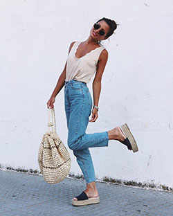 Cute easter outfits with jeans: Casual Outfits,  Slim-Fit Pants,  Mom jeans  