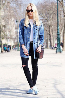 Oversized jean jacket outfit: Jean jacket,  Slim-Fit Pants,  Street Style,  Casual Outfits,  Denim jacket  