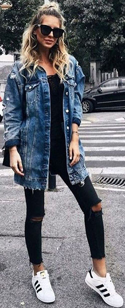 Long denim jacket outfit ideas: Ripped Jeans,  Jean jacket,  Street Style,  Casual Outfits,  Denim jacket  