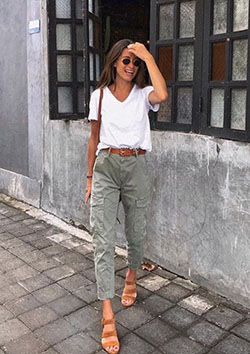 Stylish White V-Neck T-Shirt with Loose Tapered Pants 2022 Fashion Trends Casual: Dresses Ideas,  Tumblr Dresses,  Outfit Ideas,  Outfit of The Day,  Outfit Inspiration 2020  