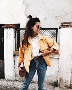 Stylish Outfits With Denims For Girls - Casual Attire: Mom jeans,  Casual Outfits,  Jeans Outfit Ideas  
