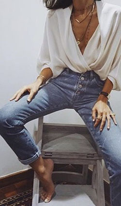 Trendy Outfits With Mom Jeans For Teenager Girls - Casual Fashion: Jeans Outfit,  Casual Outfits,  Mom jeans,  Denim Outfits,  Jeans Outfit Ideas  