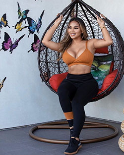 Dolly Castro leggings, tights outfits for women, photoshoot ideas: Leggings,  Tights,  Dolly Castro Instagram  