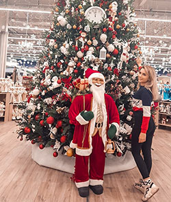 Aleksandra Glance outfit designs, christmas decoration, christmas ornament: Santa Claus,  Christmas tree,  Christmas ornament,  Christmas decoration,  Cute Hairstyles,  Christmas Eve  