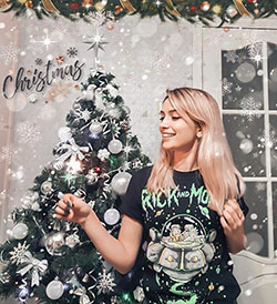 Aleksandra Glance photography for girl, blond hairs, Cool Stylish Girls: Christmas tree,  Christmas ornament,  Blonde Hair,  Cute Hairstyles  