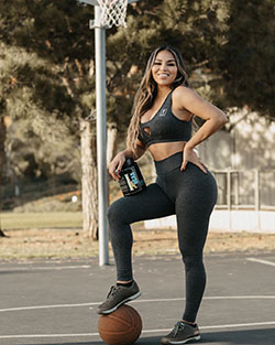 Dolly Castro sportswear, leggings, tights outfit ideas: Fitness Model,  Sportswear,  Leggings,  Tights,  Dolly Castro Instagram  