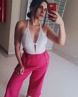 Ju Santos Instagram cute girls photos, hot legs picture, wardrobe ideas: Insta Beauty  