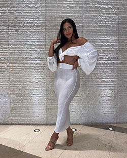 white outfit pinterest with jeans, photoshoot poses, legs photo: White Jeans  