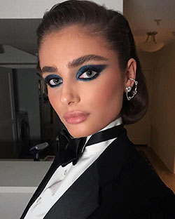 Lovely Full Body Taylor Hill Wallpaper Instagram: Hot Girls Instagram,  Instagram photos,  instagram models,  hottest girls on Instagram,  top Instagram models,  Hot Taylor Hill,  Taylor Hill Instagram  