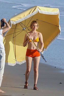 Amber Valletta – In a bikini on the beach in Malibu: bikini,  Celebrity Inspired Outfit,  Beach outfit,  Malibu,  hot celebrity,  Celebrity Street Style  