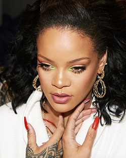 Fabulous Look Of Rihanna | Eye-catching Makeup | Lip Makeup | Nail Color For Tan Skin: 