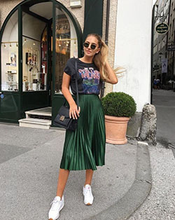 Pleated skirt outfit sneakers, street fashion, cocktail dress, casual wear, t shirt: Cocktail Dresses,  T-Shirt Outfit,  Date Outfits,  Street Style,  Turquoise And Green Outfit,  Pleated Skirt  