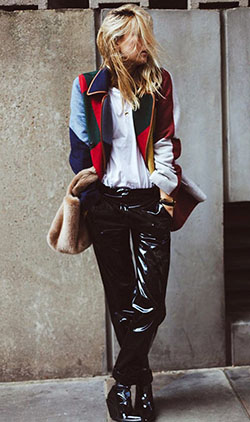 Parka camille charriere street style: T-Shirt Outfit,  Street Style,  Leather Pant Outfits  