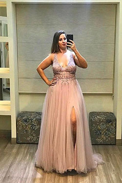 Vestido para madrinha de casamento plus size rose: Cocktail Dresses,  Wedding dress,  Haute couture,  Formal wear,  Pink Outfit,  Curvy Prom Dresses  