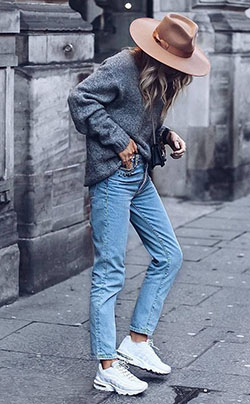 Cute collections with mom jeans, shorts, jeans: Casual Outfits,  Mom jeans,  Street Style  