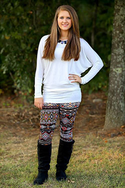 White outfit Pinterest with leggings, sweater, shorts: Riding boot,  White Outfit,  Street Style,  Legging Outfits  