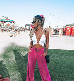 pink colour outfit with crop top, shirt, sunglasses, eyewear: Crop top,  Coachella Outfits,  Pink And Red Outfit  