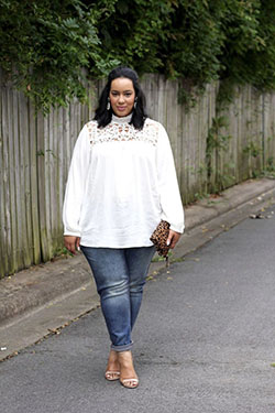 Outfit ideas for plus size ladies: Informal wear,  White Outfit,  Date Outfits,  Street Style  
