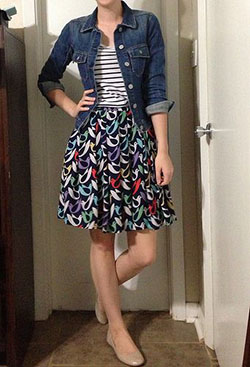 Chaqueta jean con vestidos estampados: Jean jacket,  T-Shirt Outfit,  Skirt Outfits,  Black And Blue Outfit  