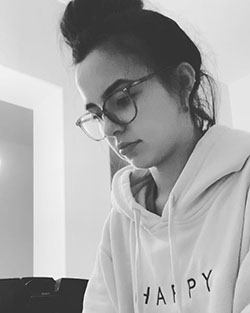 Vanessa Merrell Cool Girls, eyewear, black-and-white: TikTok Star Vanessa Merrell  