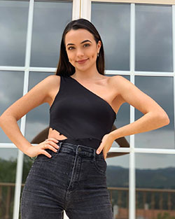 black colour outfit, you must try with jeans, Long Hairstyle Girls, Hottest Model In World: Black Jeans,  TikTok Star Vanessa Merrell  