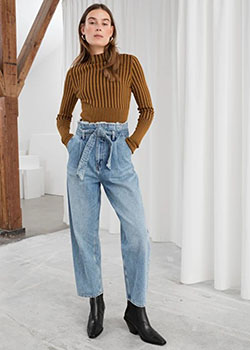 White and blue colour outfit with mom jeans, trousers, shorts: Mom jeans,  T-Shirt Outfit,  White And Blue Outfit,  Pant Outfits  