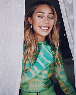 Eva Gutowski Pretty Face, Glossy Lips, Hairstyle For Girls: Cute Instagram Girls,  Hot Eva Gutowski  