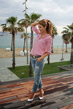 Red and white stripe shirt with blue jean: Crop top,  shirts,  T-Shirt Outfit,  Classy Fashion  