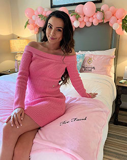 Vanessa Merrell hot legs, hot legs, Black Hair Women: Long hair,  Black hair,  Hot Dresses,  TikTok Star Vanessa Merrell  