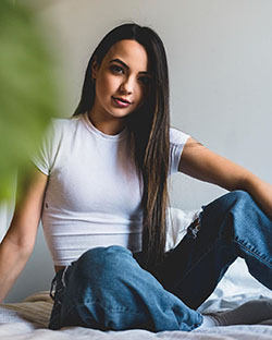 White and blue t-shirt, jeans, Long Layered Hair: White And Blue Outfit,  TikTok Star Vanessa Merrell  