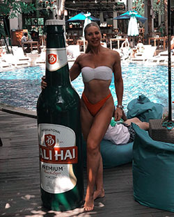Katie Hewett, distilled beverage, vacation, liqueur: Girl With Abs  