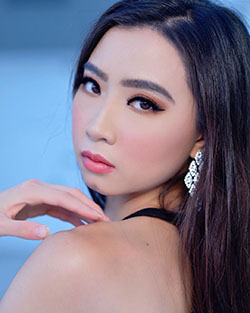 Elizabeth Nguyen Black Haircuts, Pretty Face, Beautiful Lips: Hot Model,  Black hair,  Instagram girls,  Hairstyle Ideas,  Cute Instagram Girls  
