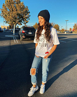 Hailey Orona beanie, denim, jeans colour outfit ideas 2020: Denim,  BEANIE,  Jeans Outfit,  Hailey Orona Instagram  
