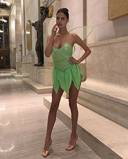 green colour combination with cocktail dress, sexy legs: Cocktail Dresses,  Fashion photography,  Green Dress,  Instagram girls  
