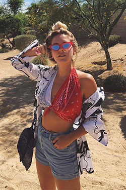 Yvette Arriaga photography ideas, life enjoyment, sunglasses, eyewear: Coachella Outfits,  Sunglasses  