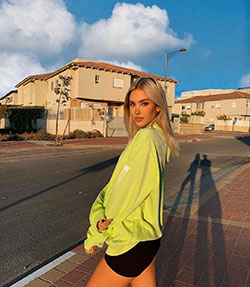 Maria Domark photography for girl, natural blong hairs, wardrobe ideas: Yellow And Green Outfit  